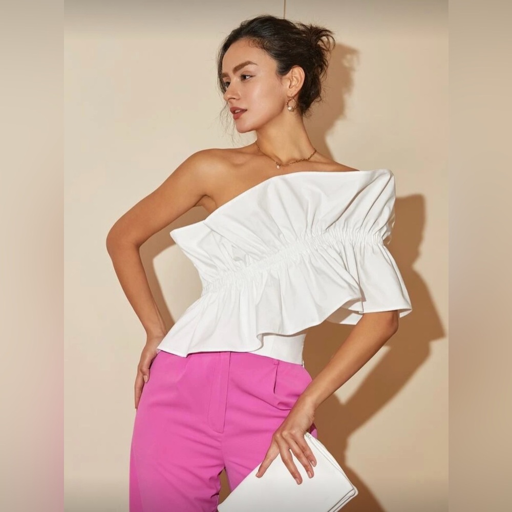 AmyEnjoyLife White Blouse with Ruffled Sleeves